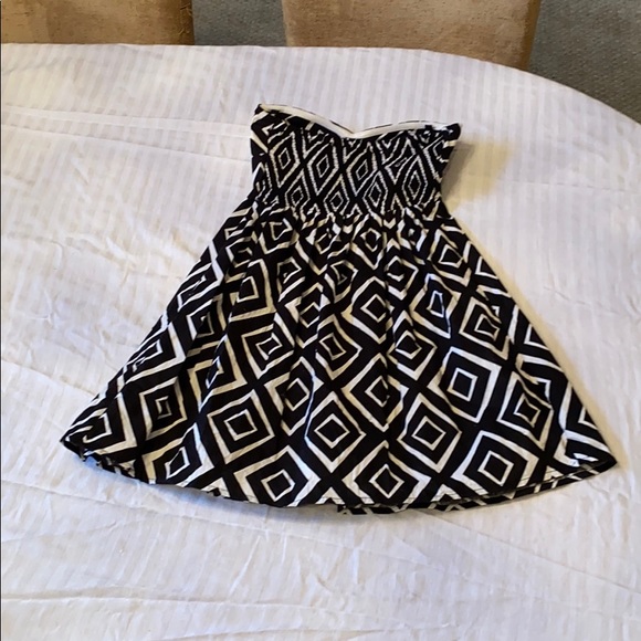 Black and White Strapless Dress - Picture 2 of 2